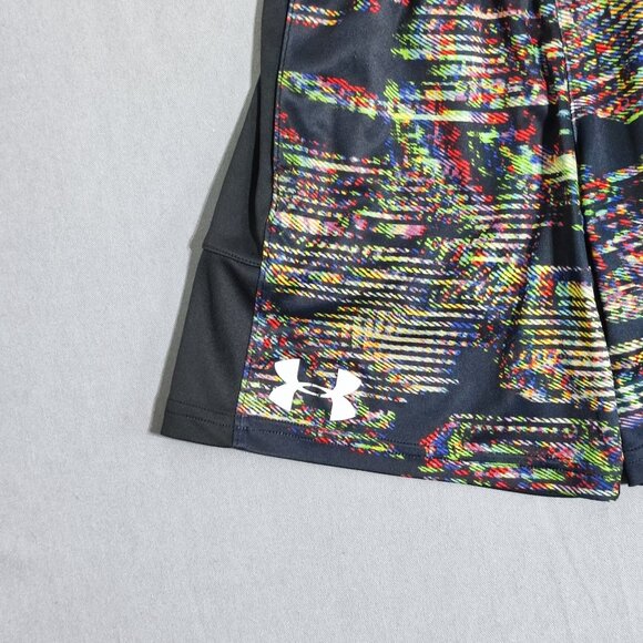 Under Armour athletic shorts boys XS black and multi-colour with graphic design - Picture 4 of 10